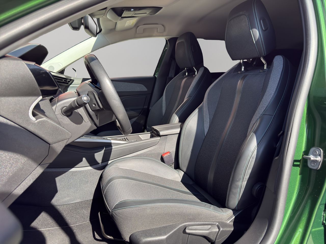 Peugeot 308 5P Allure BlueHDi 130 S&S EAT8 - Foto 2