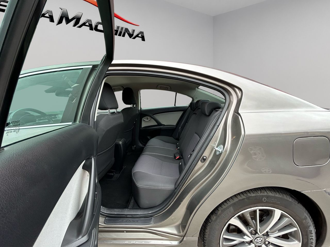 Toyota Avensis 2.0 150D ADVANCE - Foto 2