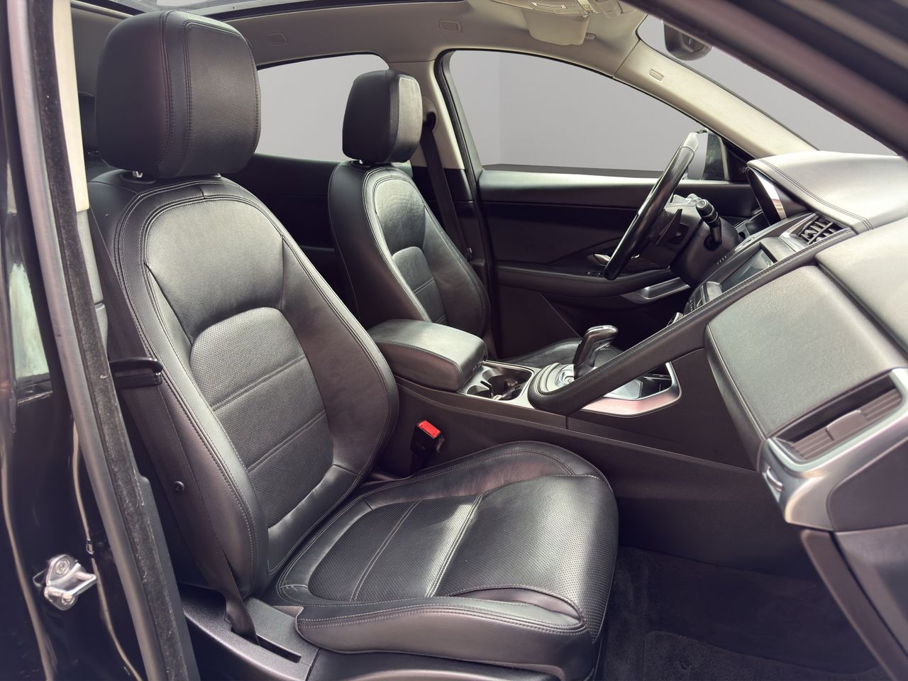 Jaguar E-Pace 2.0D 110kW R-Dynamic 4WD Auto - Foto 2