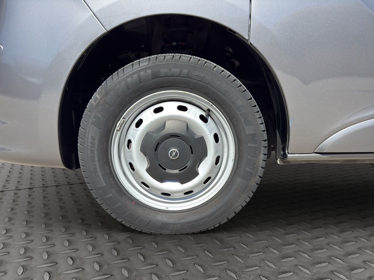 Opel Vivaro L1 9 PLAZAS - Foto 2