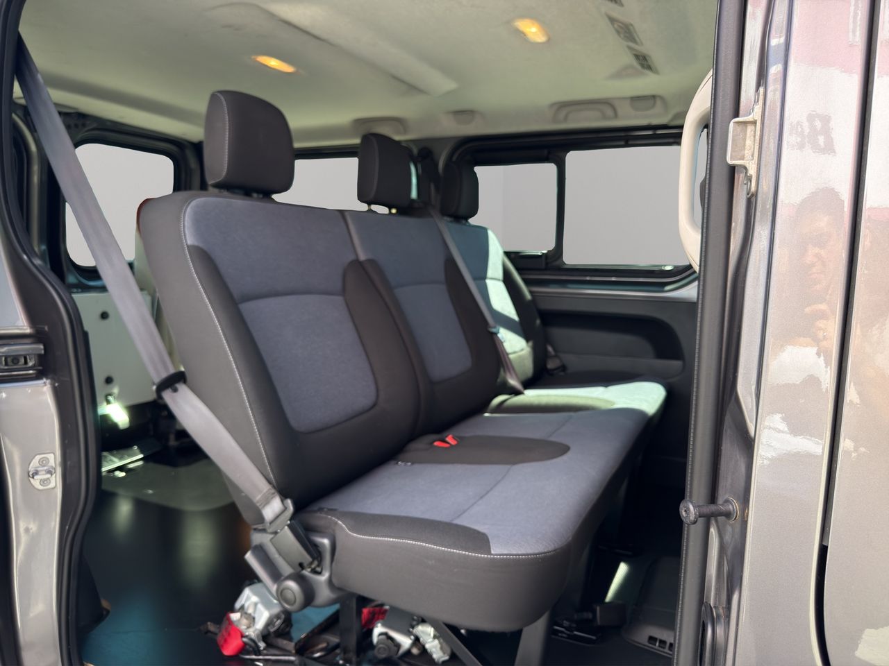 Opel Vivaro L1 9 PLAZAS - Foto 2