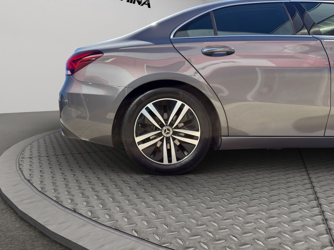 Mercedes Clase A Sedán A 180 d - Foto 2