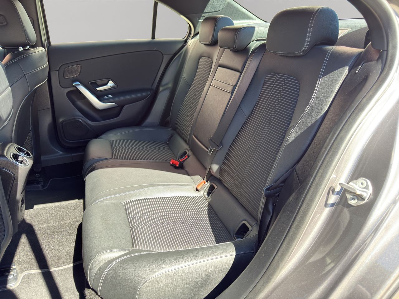 Mercedes Clase A Sedán A 180 d - Foto 2