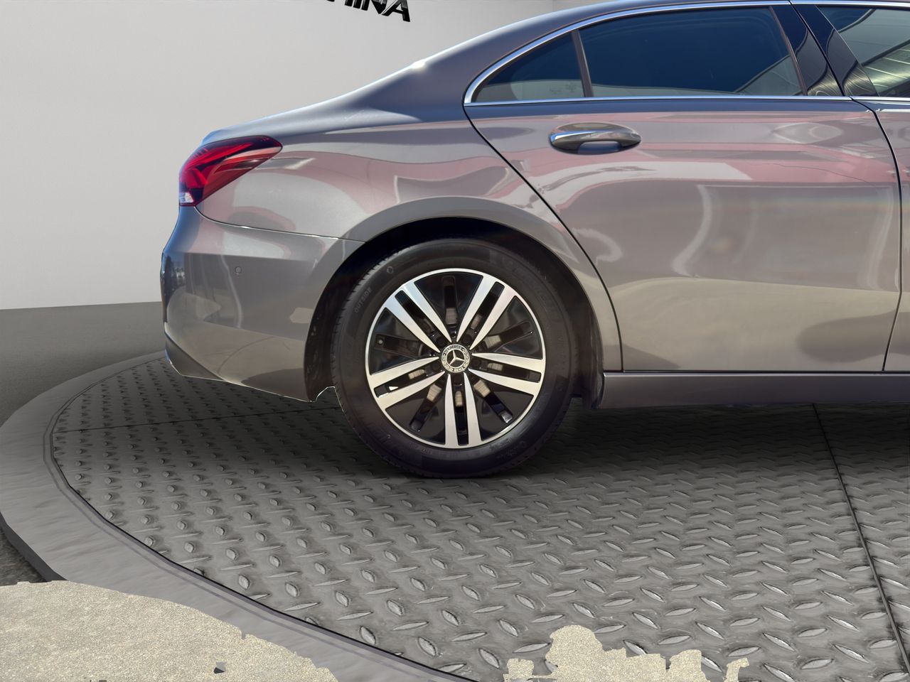 Mercedes Clase A Sedán A 180 d - Foto 2