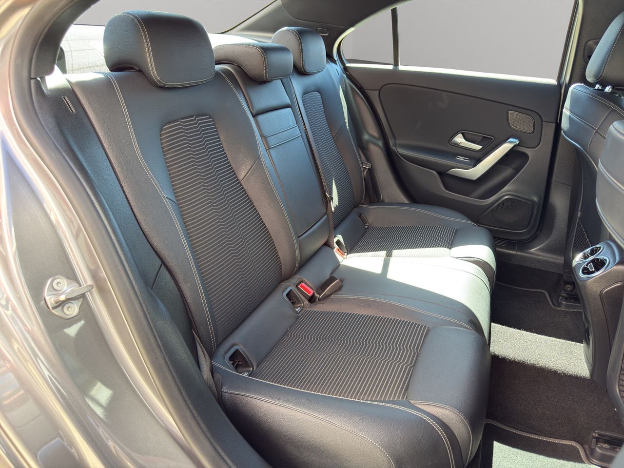 Mercedes Clase A Sedán A 180 d - Foto 2