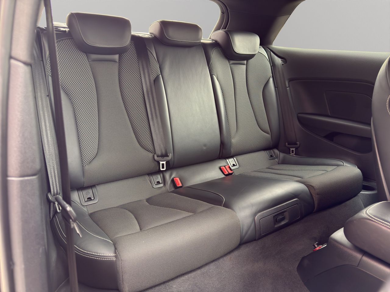 Audi A3 2.0 TDI 150cv clean d. S line edition - Foto 2