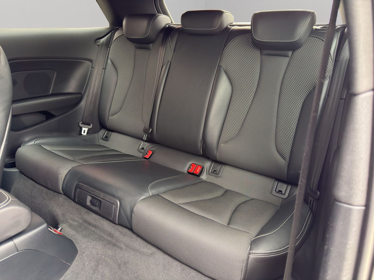 Audi A3 2.0 TDI 150cv clean d. S line edition - Foto 2