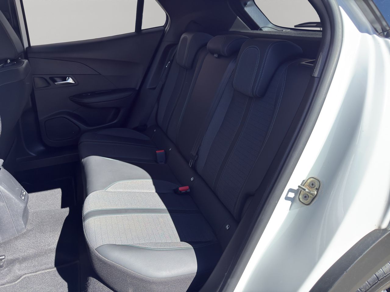 Peugeot 2008 Allure BlueHDI 81kW (110CV) - Foto 2