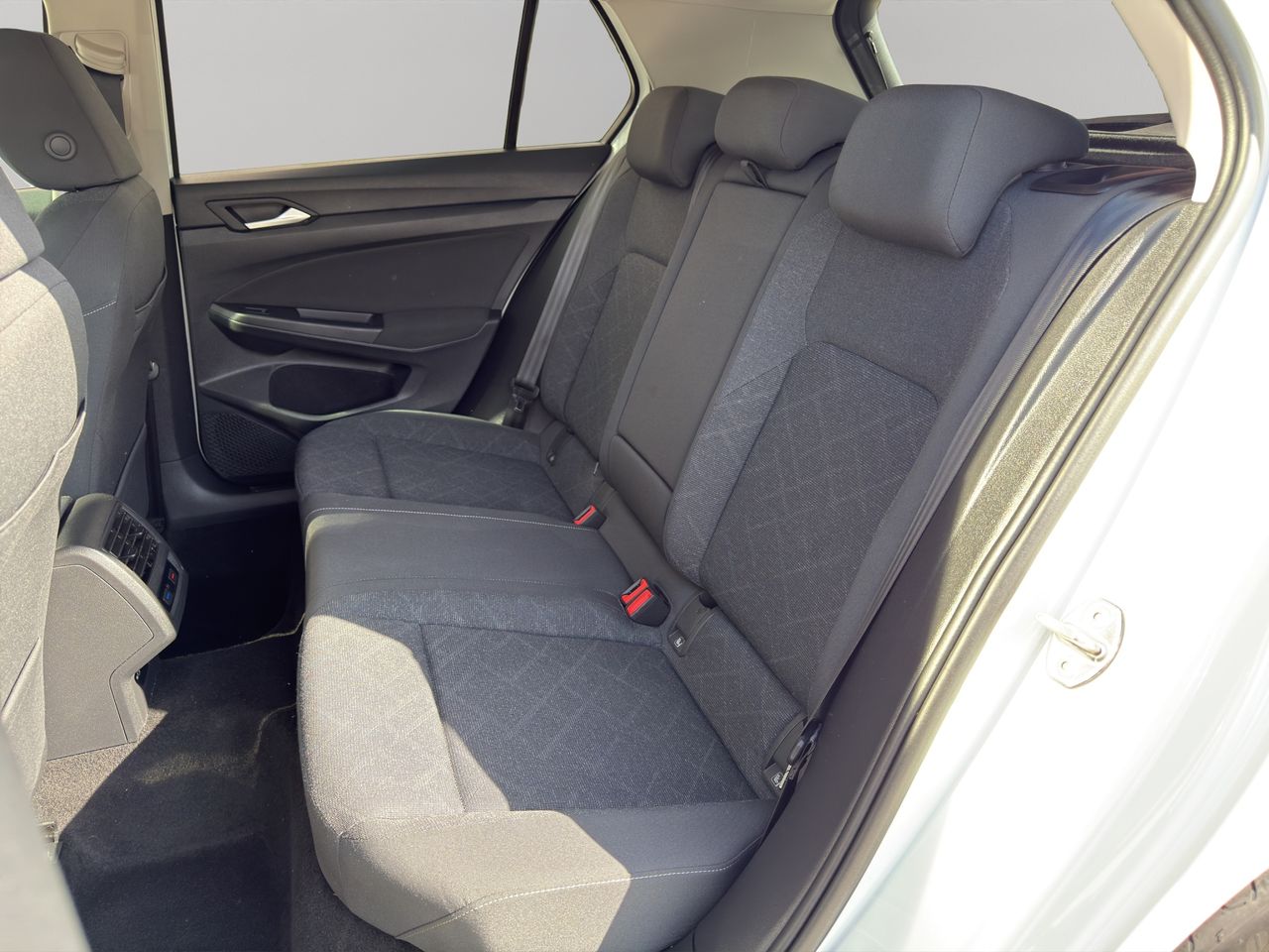 Volkswagen Golf Life 1.5 TSI 96kW (130CV) - Foto 2