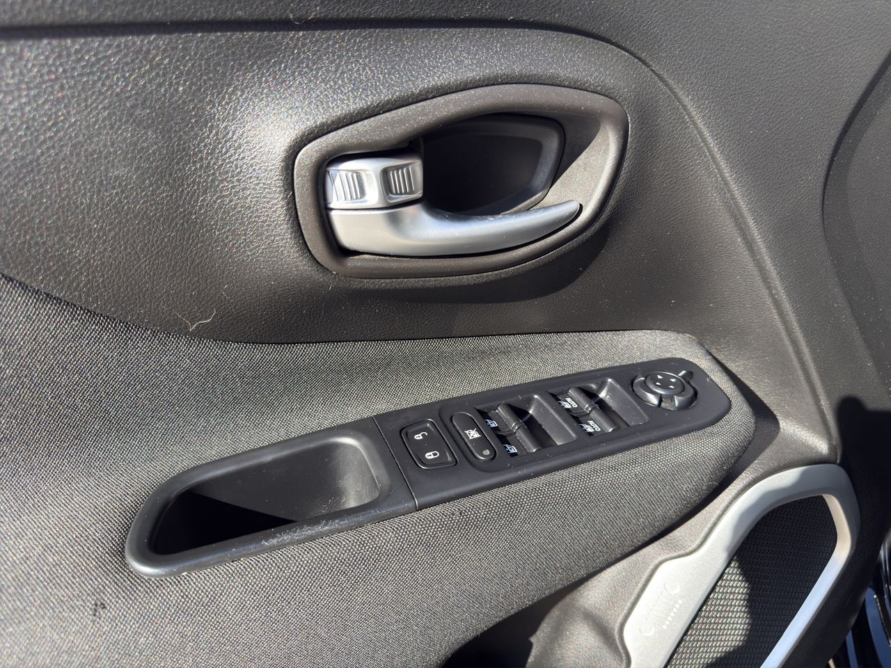 Jeep Renegade 1.0G 88kW Sport 4x2 - Foto 2