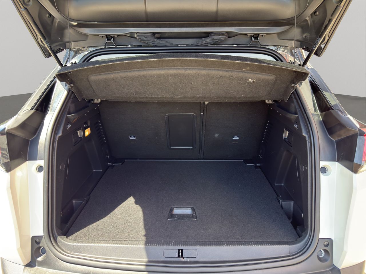 Peugeot 3008 1.5 BlueHDi 96kW (130CV) S&S Allure EAT8 - Foto 2