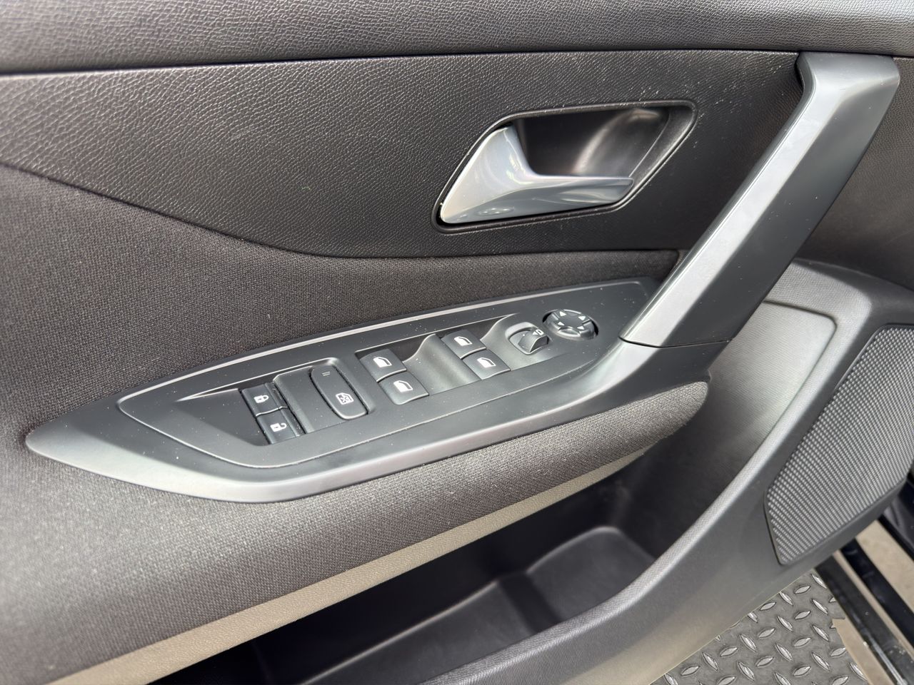Peugeot 308 SWActive Pack BlueHDi 130 S&S MAN - Foto 2