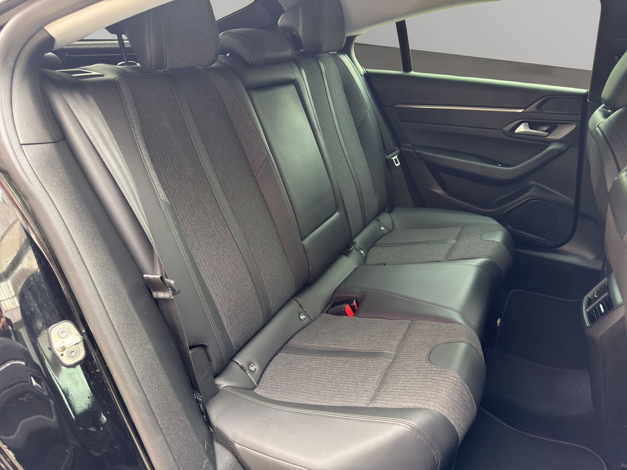 Peugeot 508 5P Allure Pack BlueHDi 130 S&S EAT8 - Foto 2