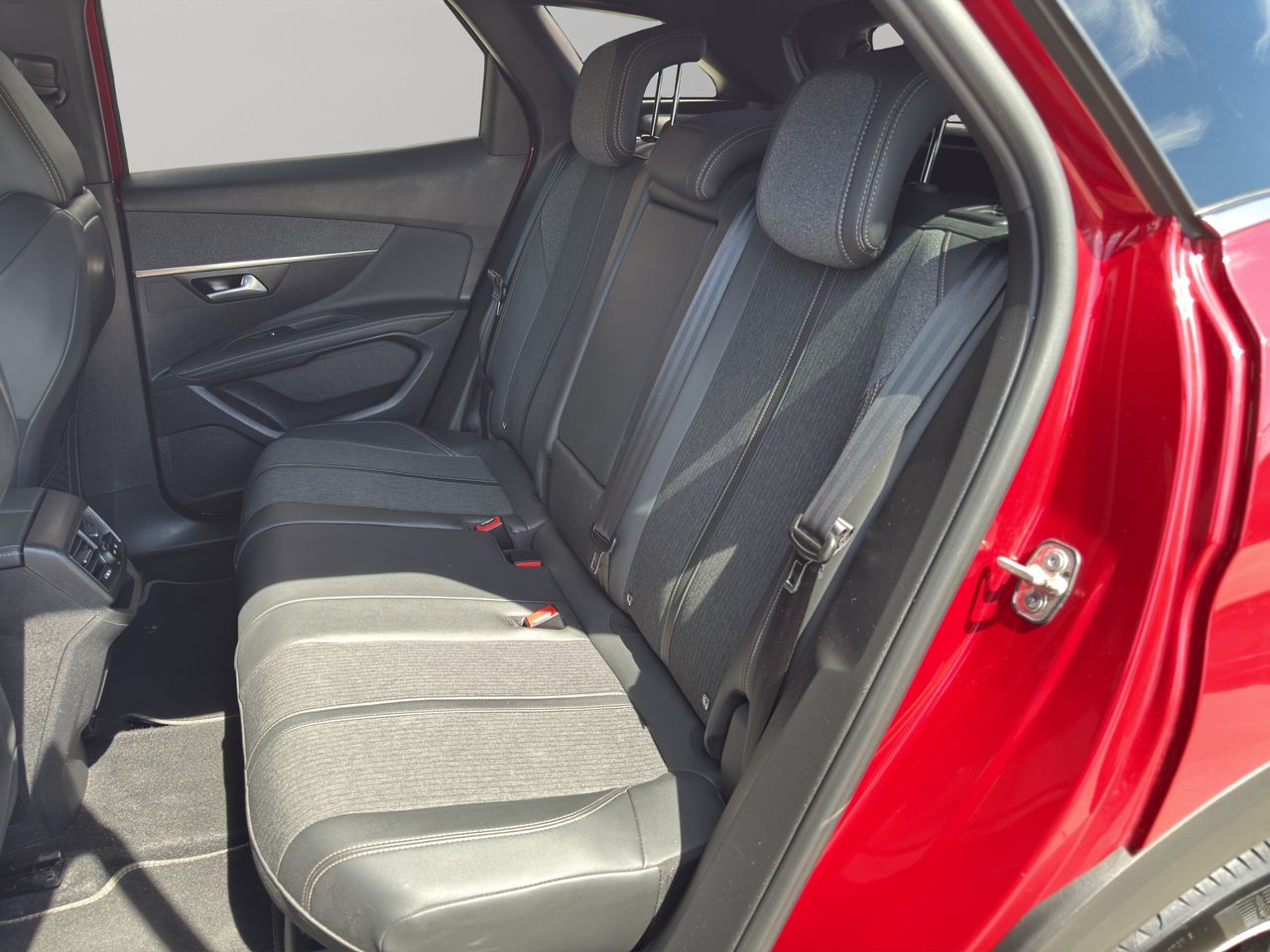 Peugeot 3008 1.5 BlueHDi 96kW S&S GT Line EAT8 - Foto 2