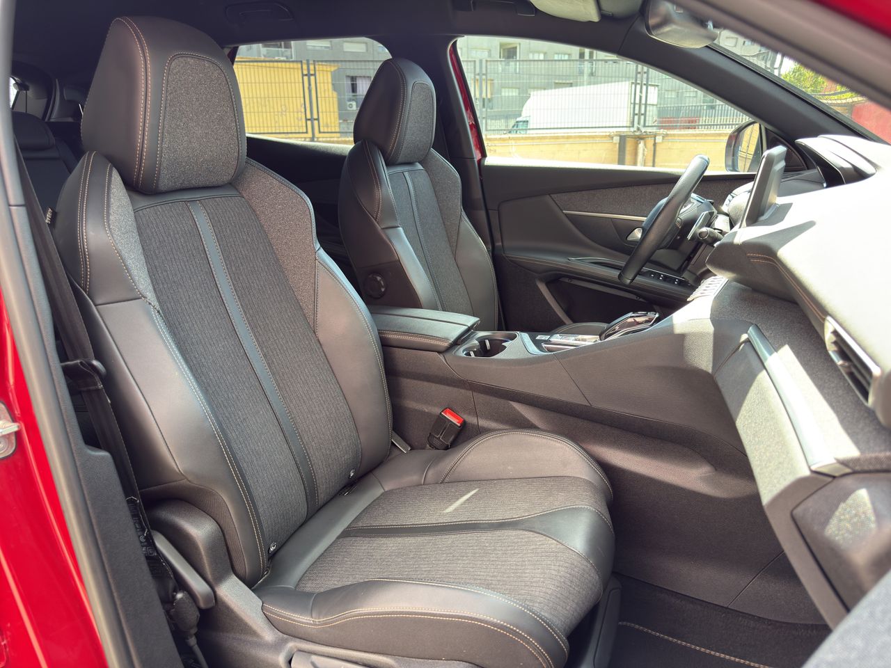 Peugeot 3008 1.5 BlueHDi 96kW S&S GT Line EAT8 - Foto 2