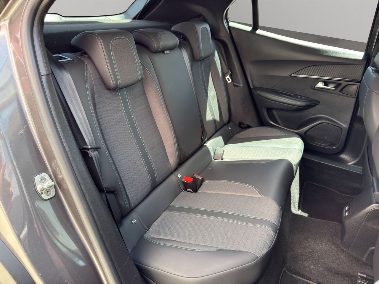 Peugeot 2008 Allure BlueHDI 81kW (110CV) - Foto 2