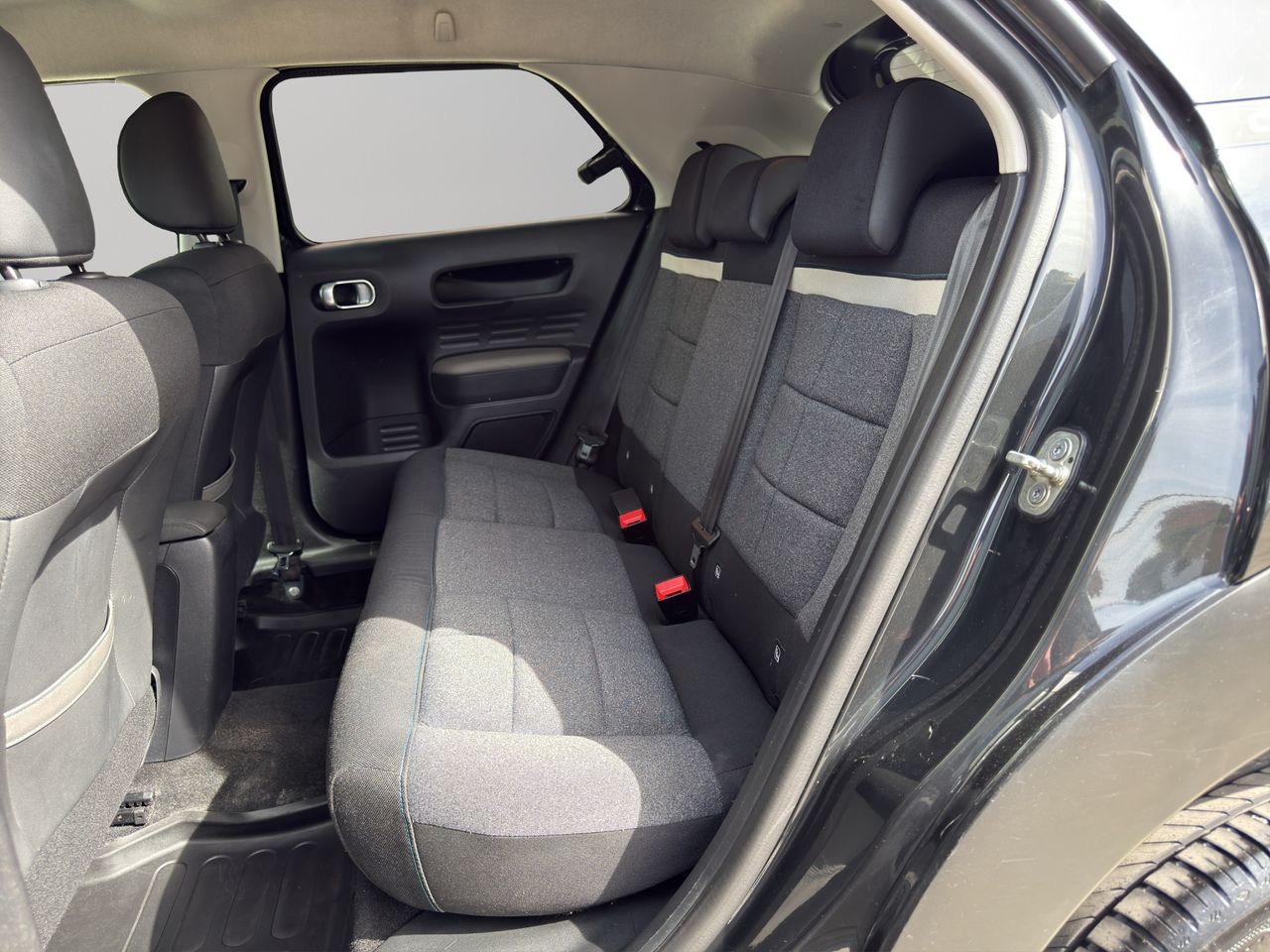 Citroën C4 Cactus BlueHDi 73KW (100CV) Shine - Foto 2