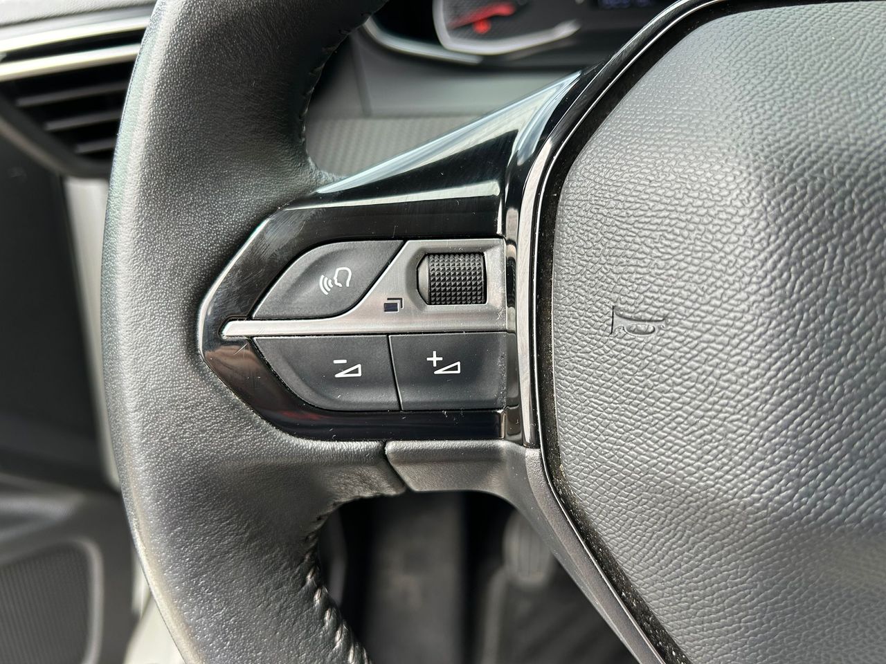 Peugeot 2008 Active BlueHDI 81kW (110CV) - Foto 2