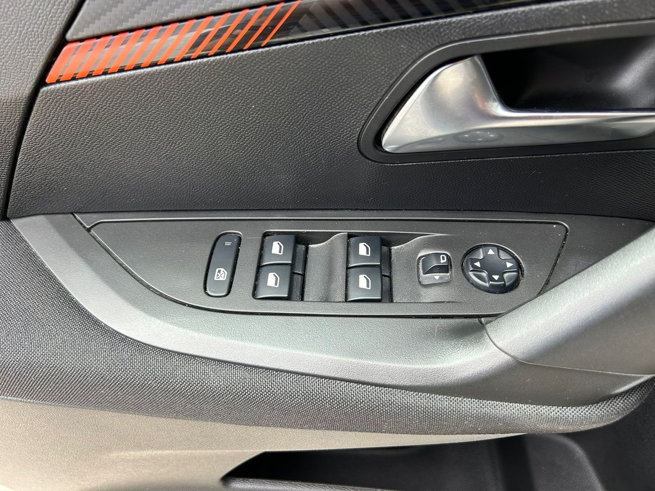 Peugeot 2008 Active BlueHDI 81kW (110CV) - Foto 2
