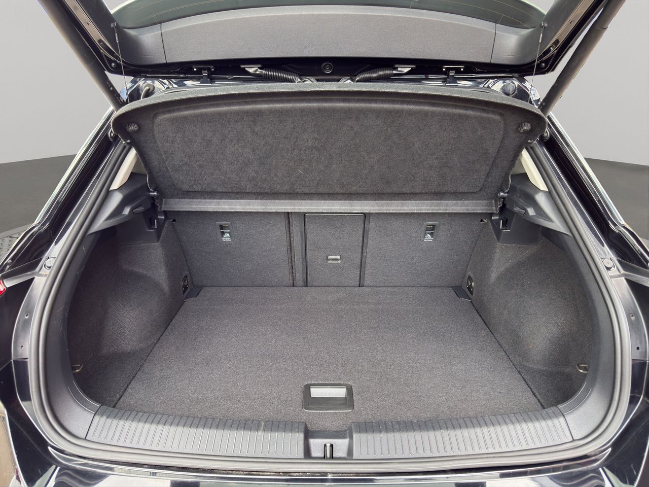 Volkswagen T-Roc T-Roc 1.0 TSI 81kW (110CV) - Foto 2