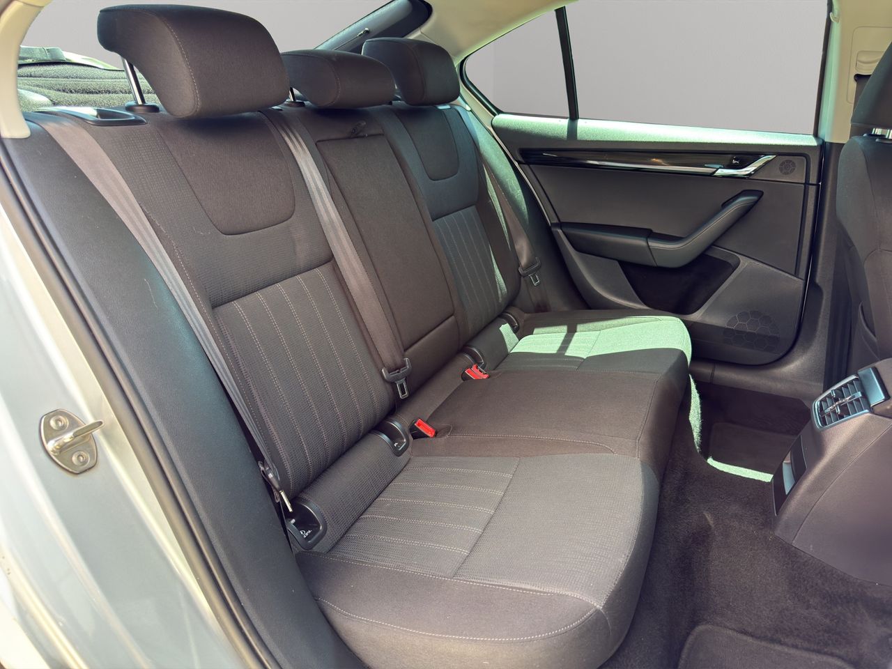 Skoda Octavia 2.0 TDI CR 110KW (150CV) DSG Ambition - Foto 2