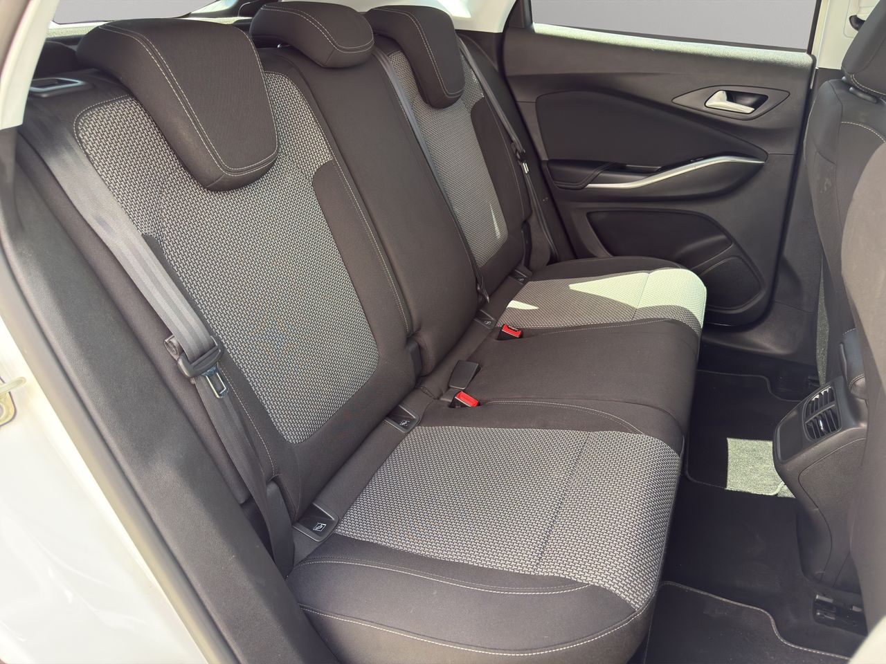 Opel Grandland X 1.2 Turbo Selective - Foto 2