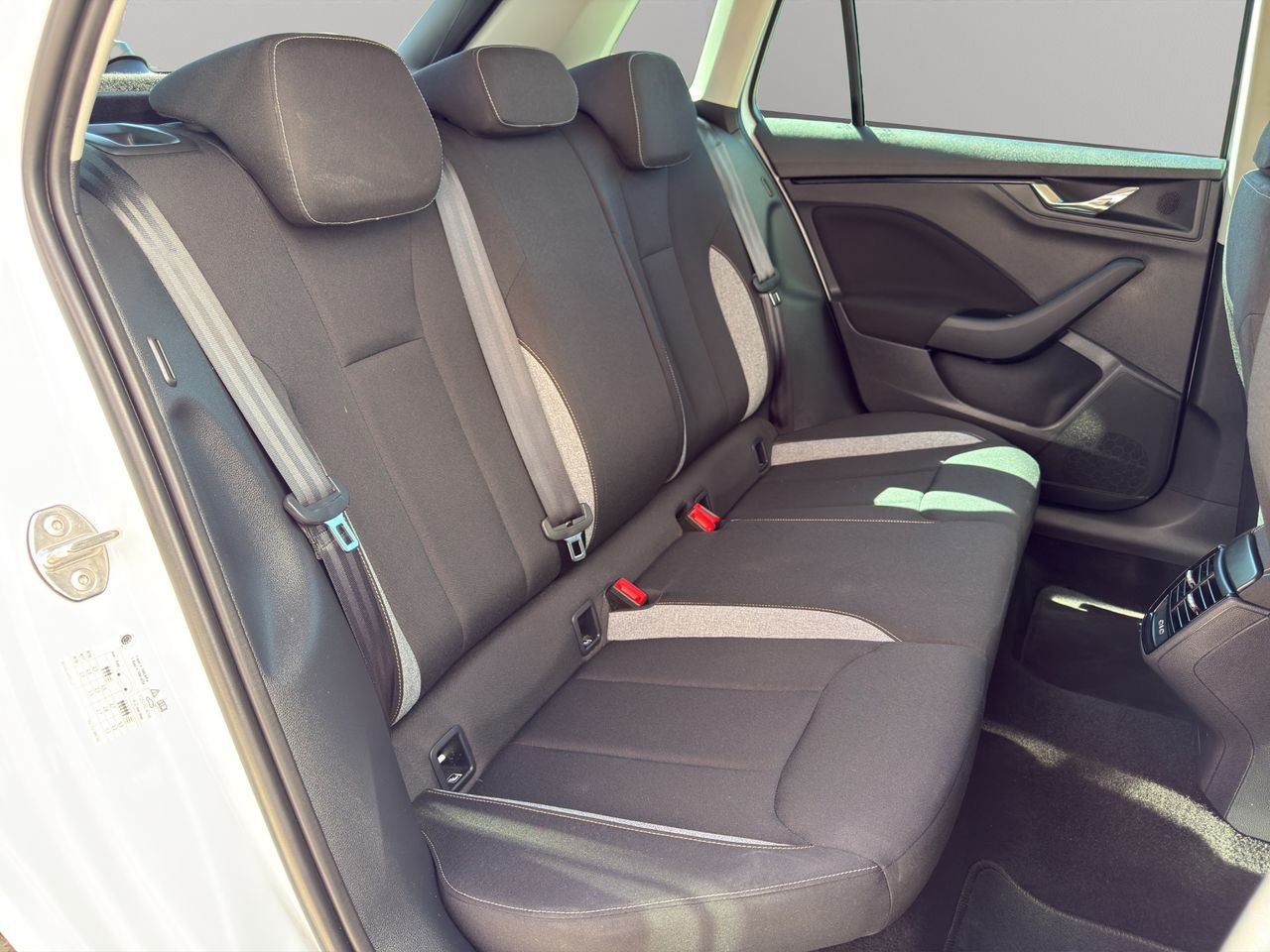 Skoda Kamiq 1.0 TSI 85kW (115CV) SELECTION - Foto 2