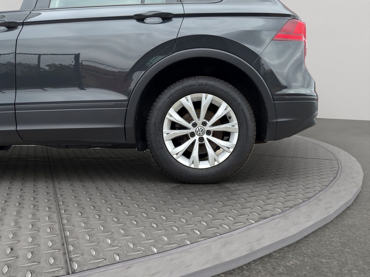 Volkswagen Tiguan Advance 2.0 TDI 110kW (150CV) - Foto 2
