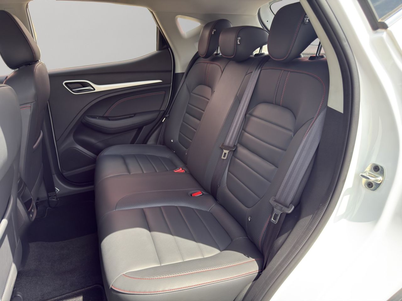 MG ZS 1.5 Luxury - Foto 2