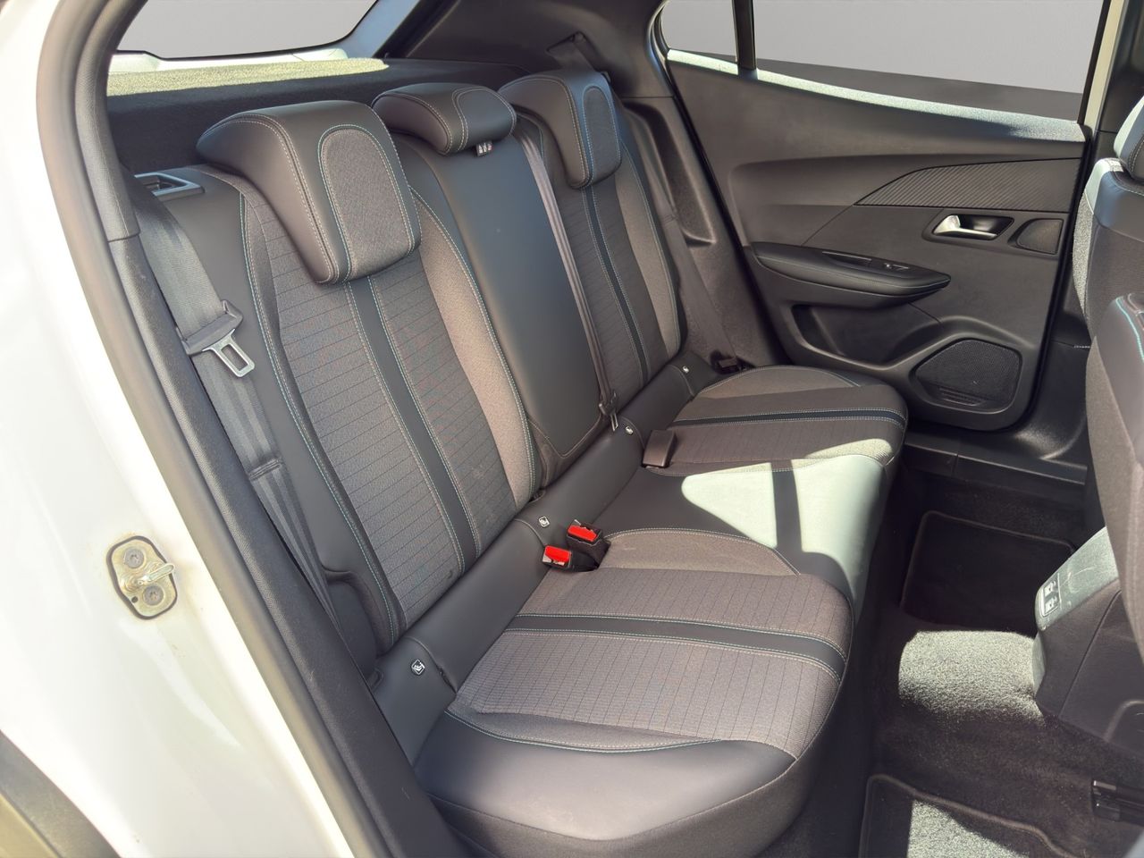 Peugeot 2008 Allure BlueHDI 81kW (110CV) - Foto 2