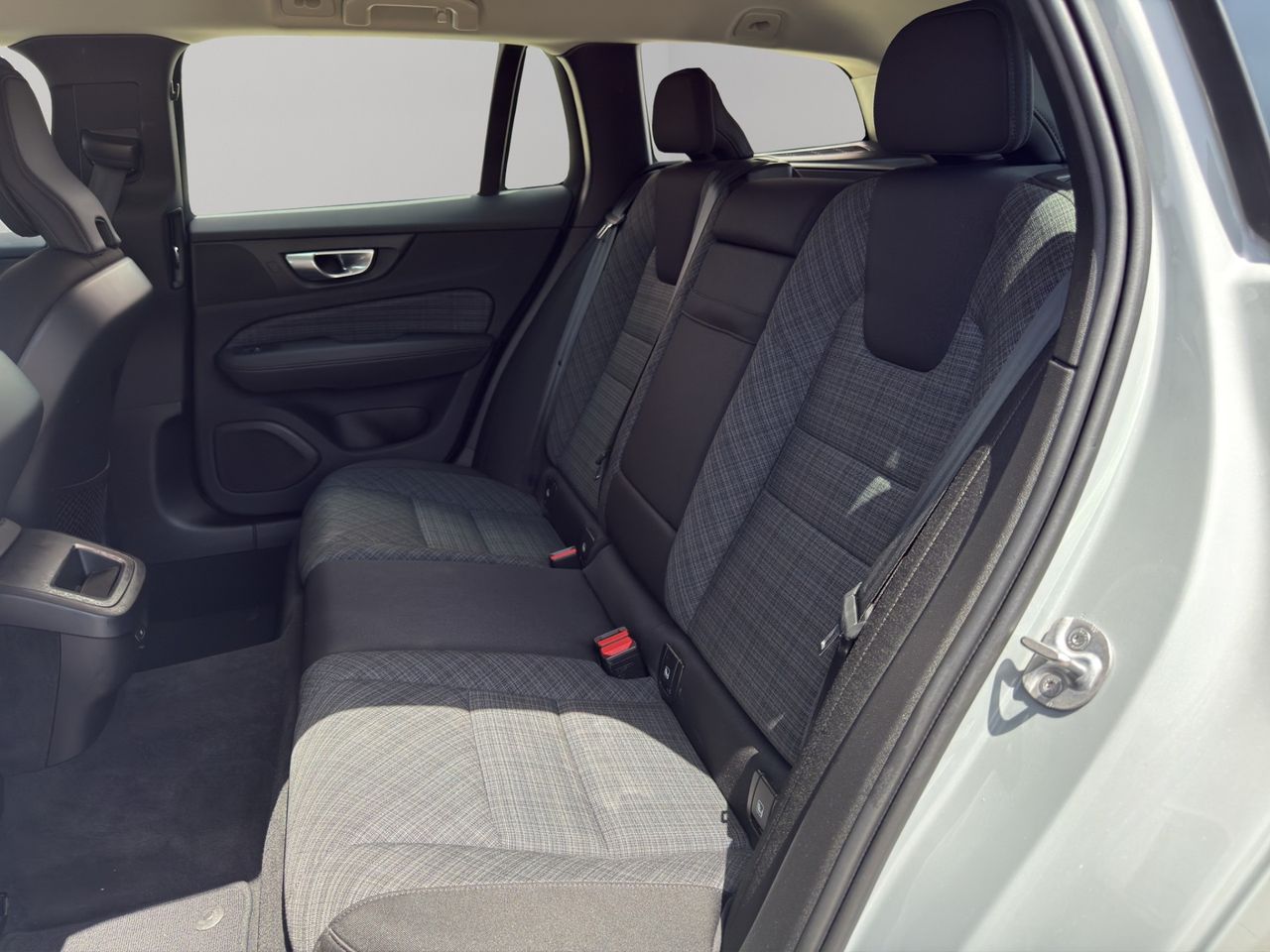 Volvo V60 2.0 B4 (D) Essential Auto - Foto 2