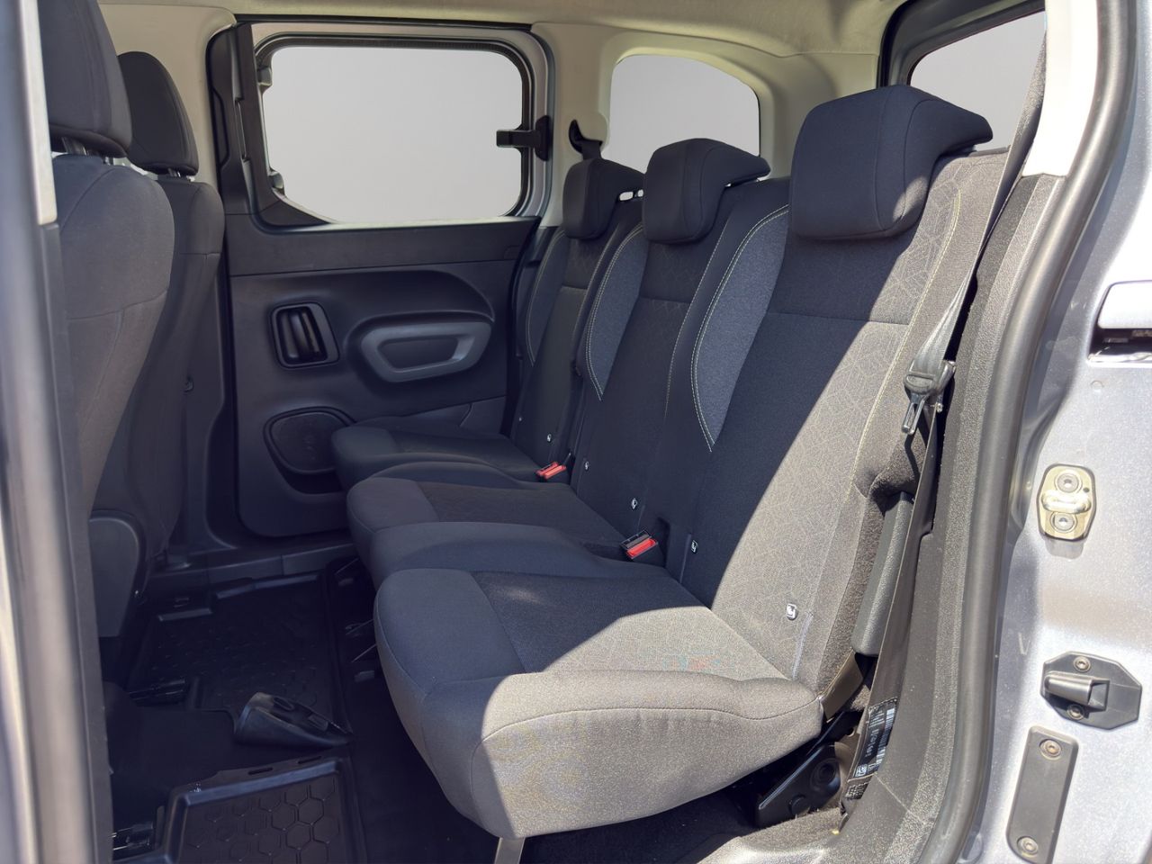 Peugeot Rifter Active Standard PureTech 81kW - Foto 2