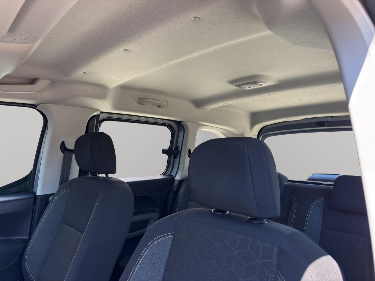Peugeot Rifter Active Standard PureTech 81kW - Foto 2