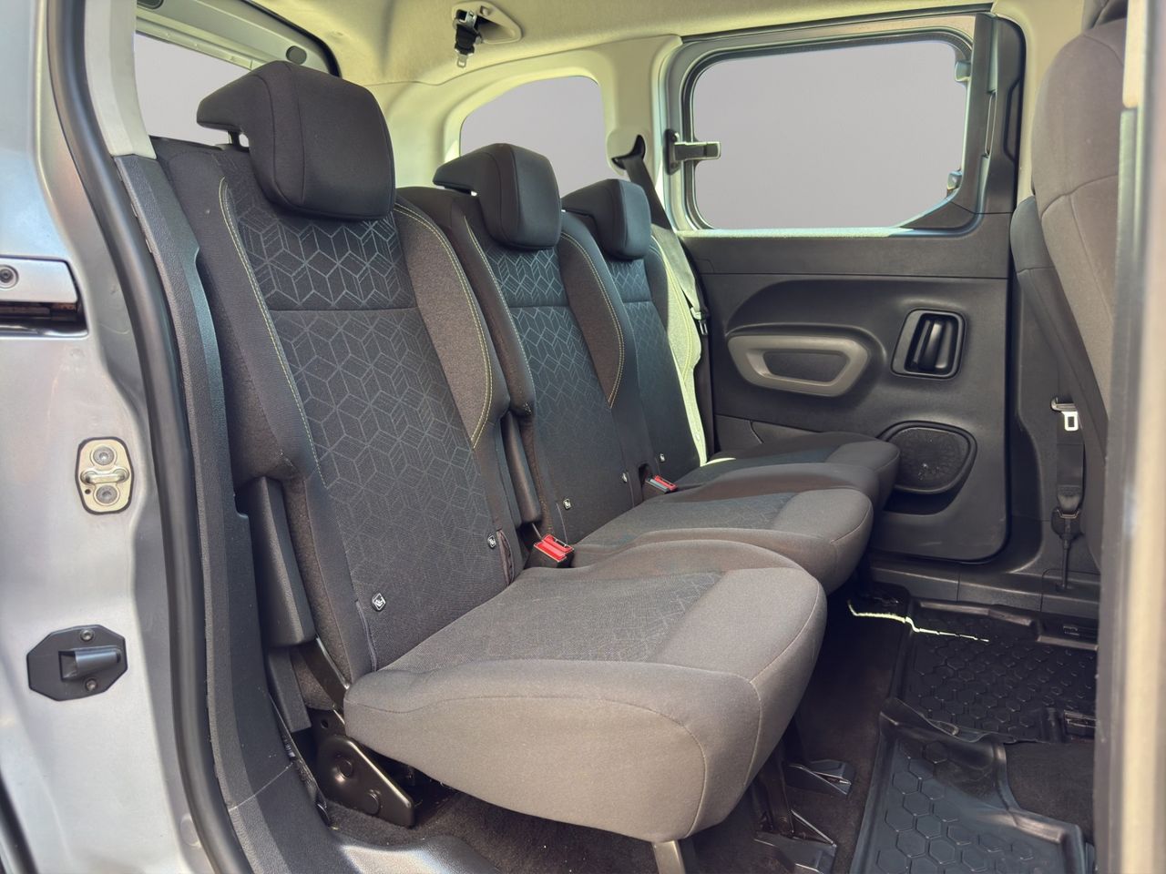 Peugeot Rifter Active Standard PureTech 81kW - Foto 2