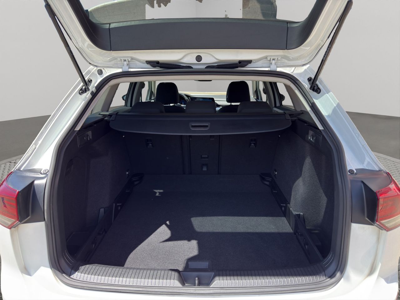 Volkswagen Golf Life 2.0 TDI 85kW (115CV) Variant - Foto 2