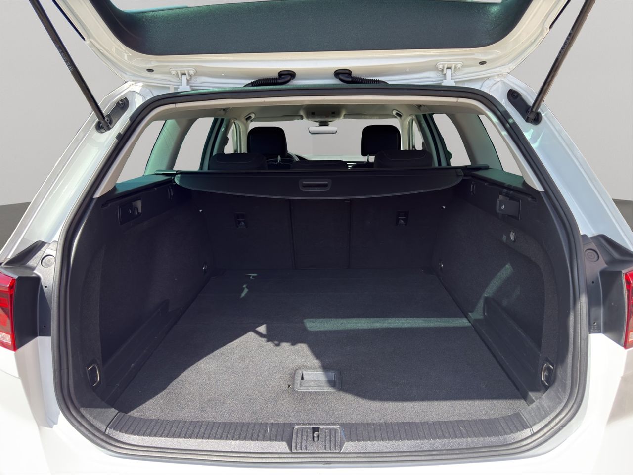 Volkswagen Passat Variant Executive 2.0 TDI 110kW DSG - Foto 2