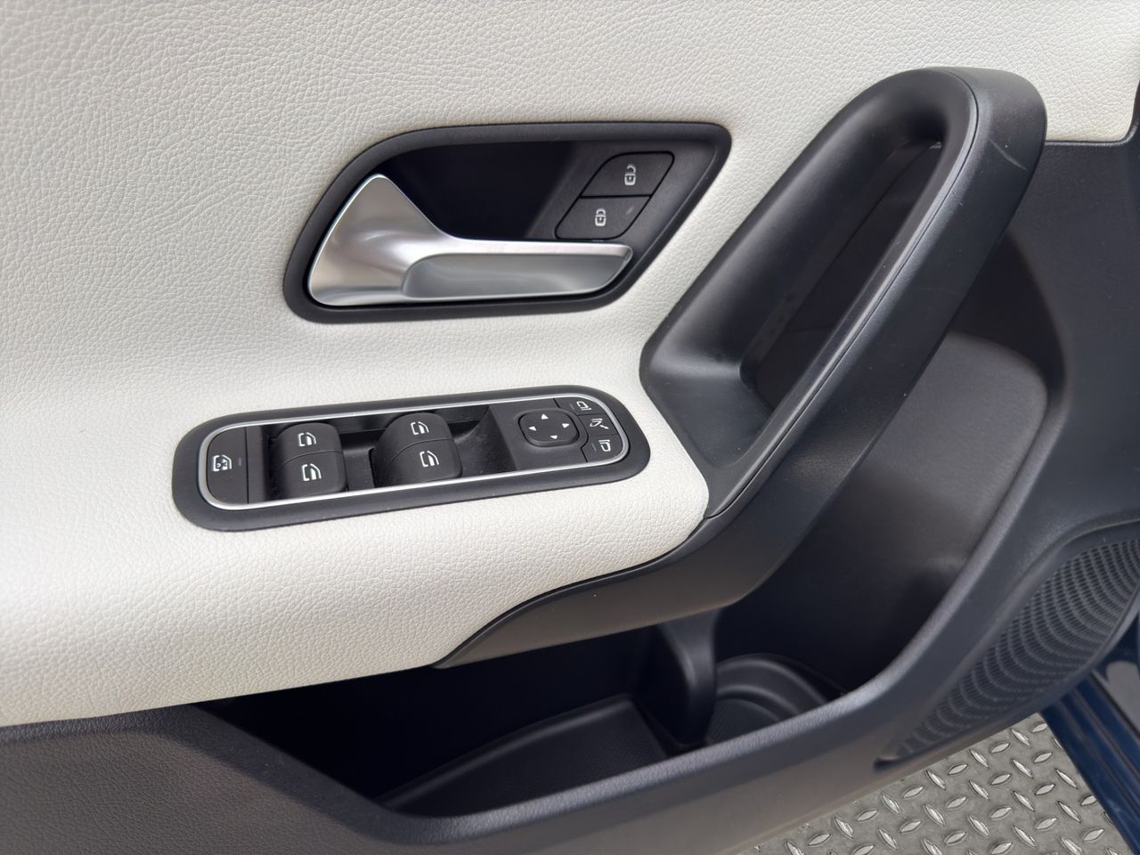 Mercedes Clase A A 180 Business Line 7G-DCT - Foto 2