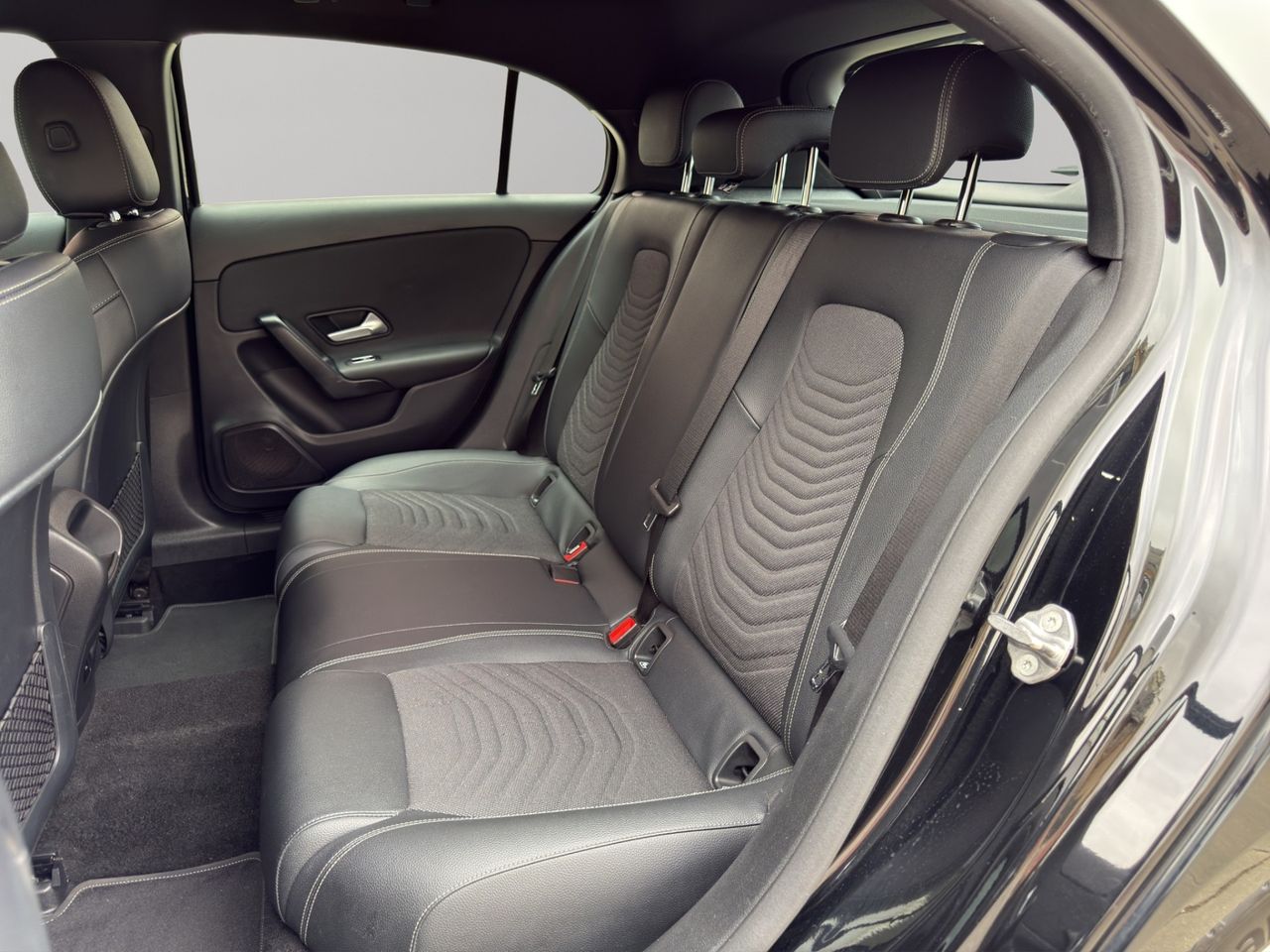 Mercedes Clase A A 180 d Business - Foto 2