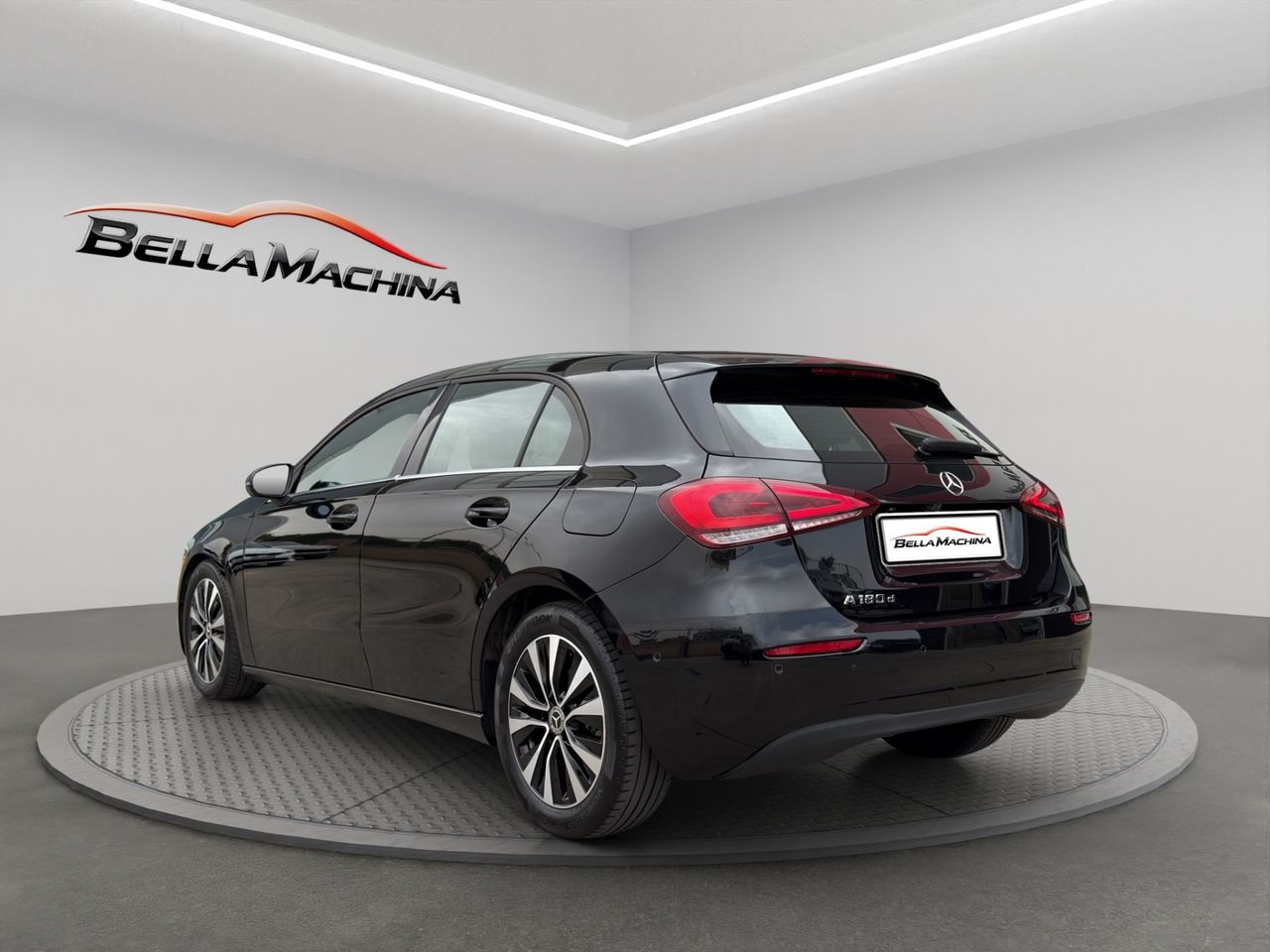 Mercedes Clase A A 180 d Business - Foto 2