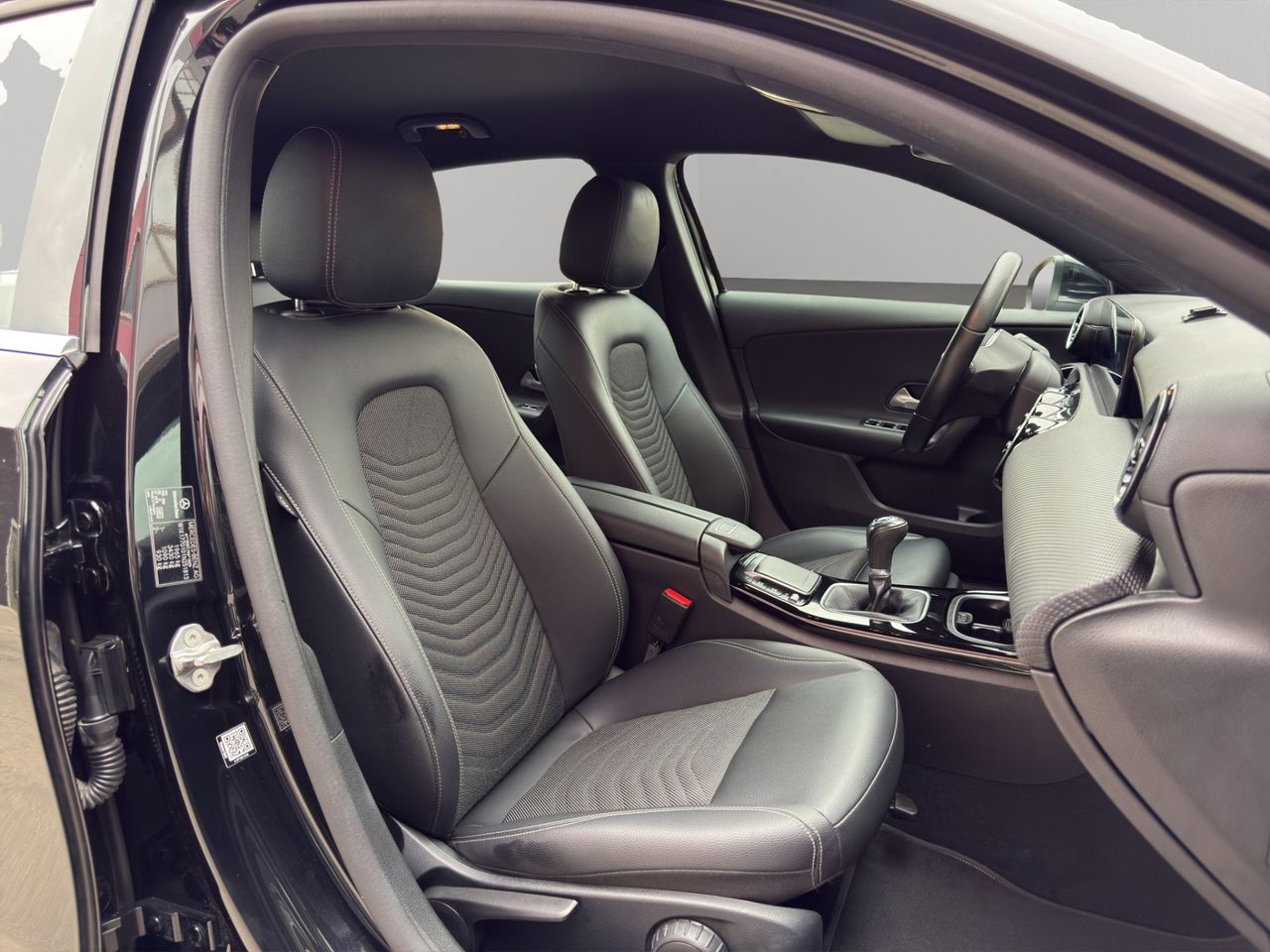 Mercedes Clase A A 180 d Business - Foto 2