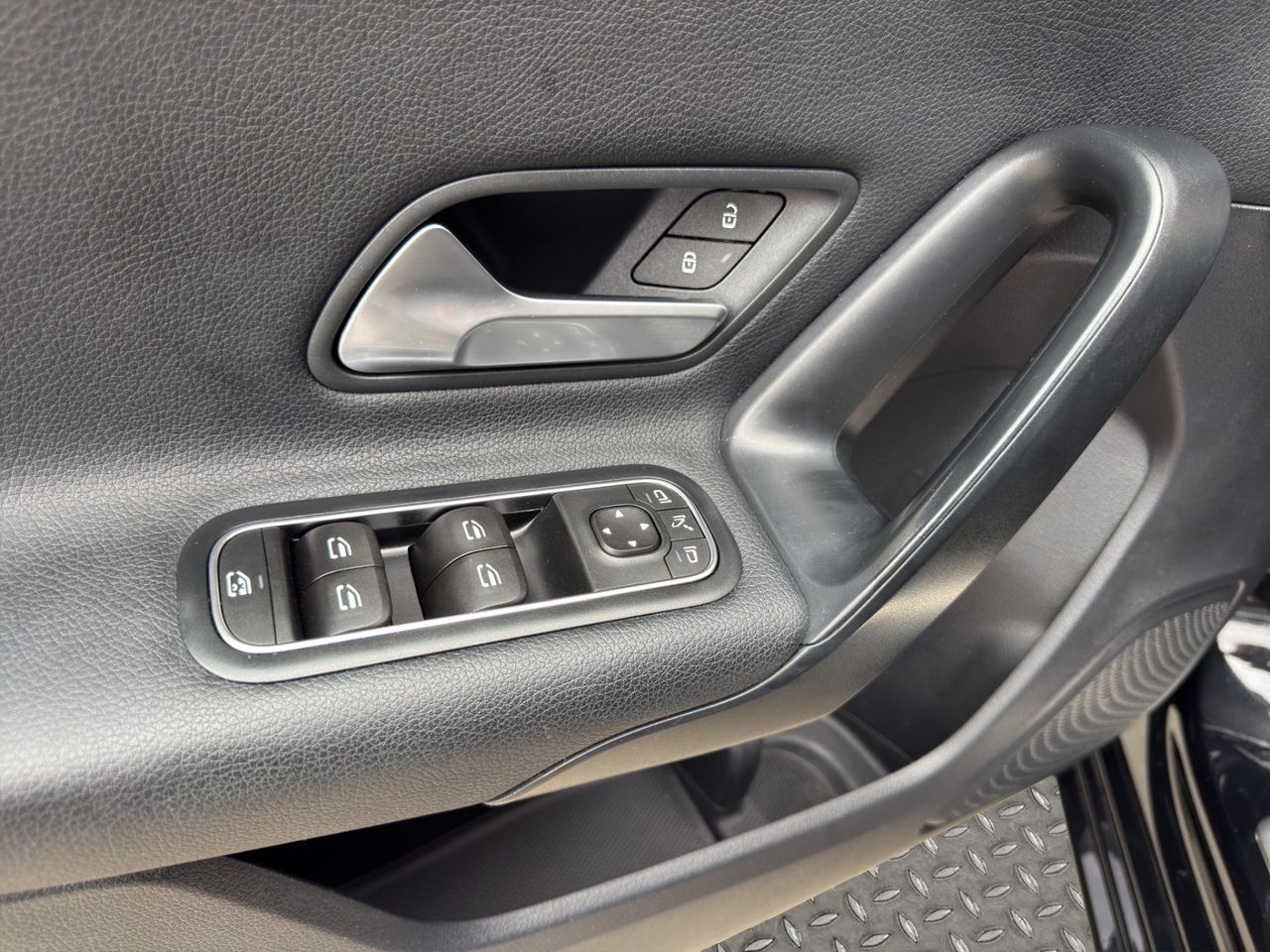 Mercedes Clase A A 180 d Business - Foto 2