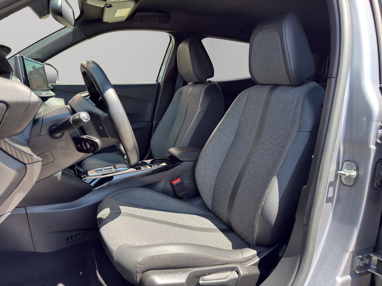 Peugeot e-2008 Eléctrico Allure 156 (115kW) - Foto 2