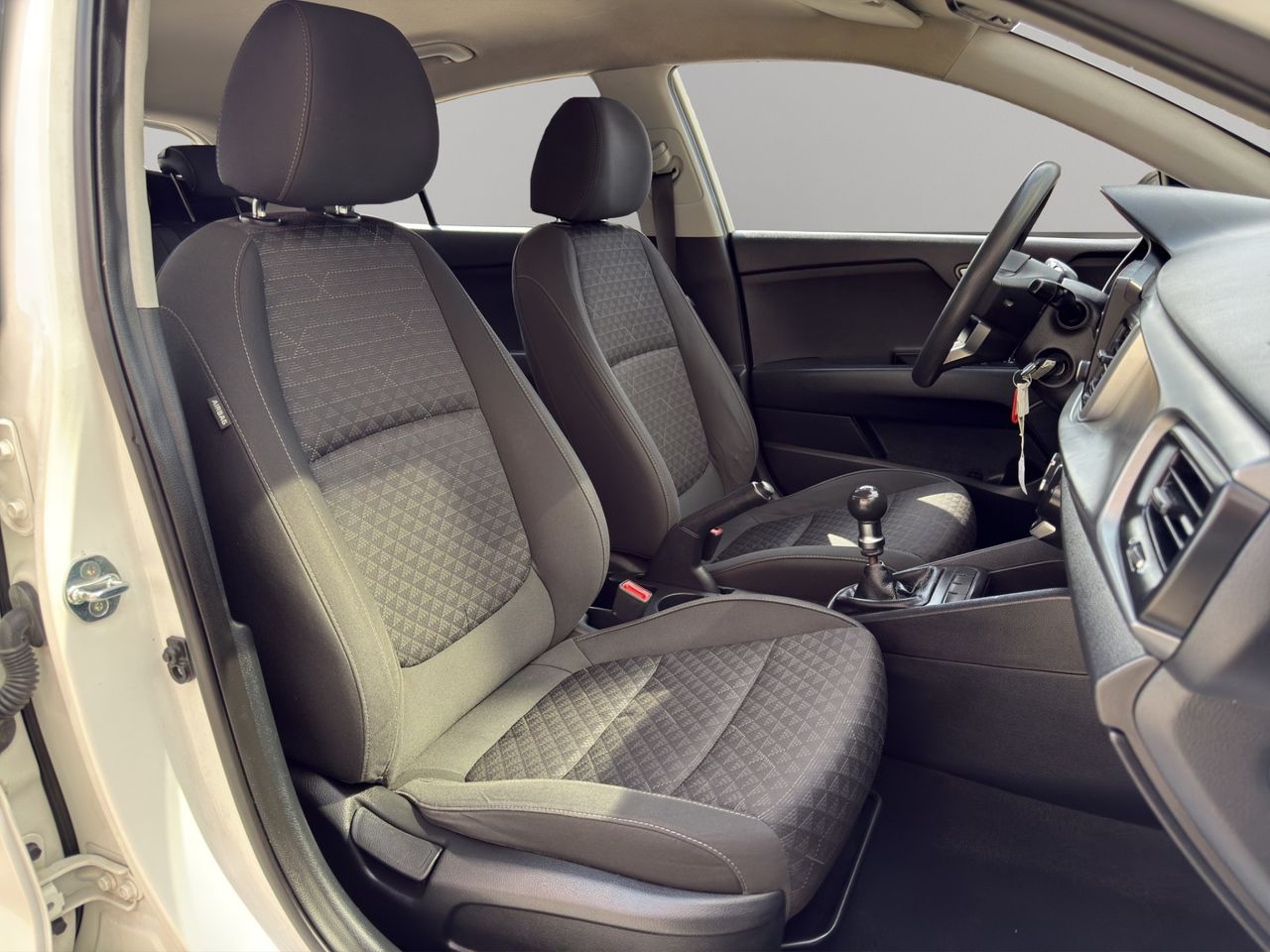 Kia Rio 1.2 DPi 62kW (84CV) Concept - Foto 2