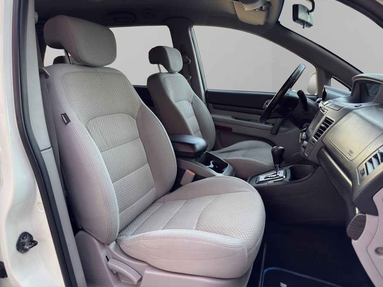 SsangYong Rodius D22T 178cv Premium Aut - Foto 2