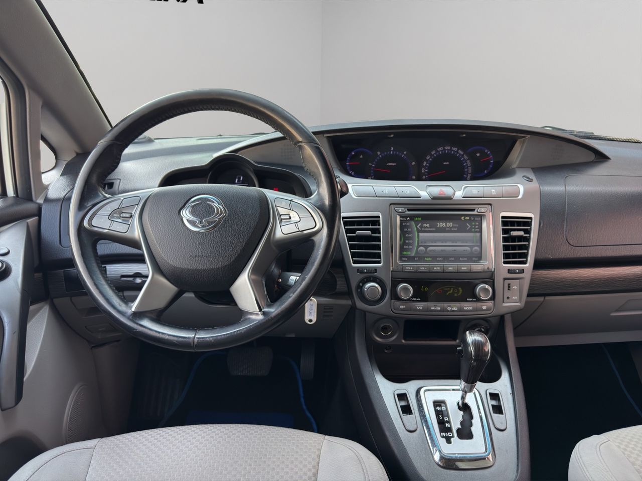 SsangYong Rodius D22T 178cv Premium Aut - Foto 2