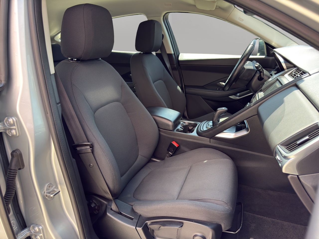 Jaguar E-Pace 2.0D 110kW 4WD Auto - Foto 2