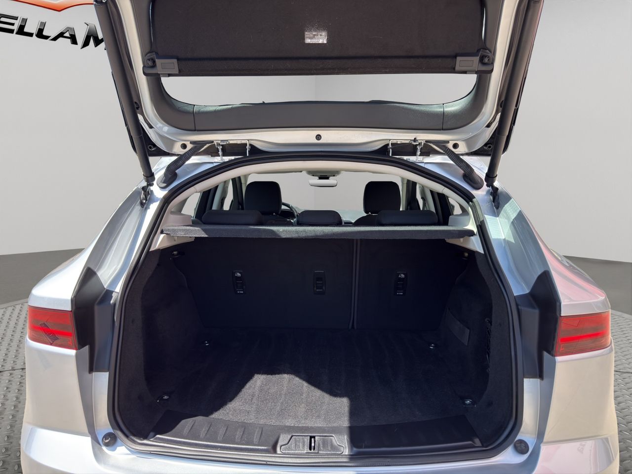 Jaguar E-Pace 2.0D 110kW 4WD Auto - Foto 2