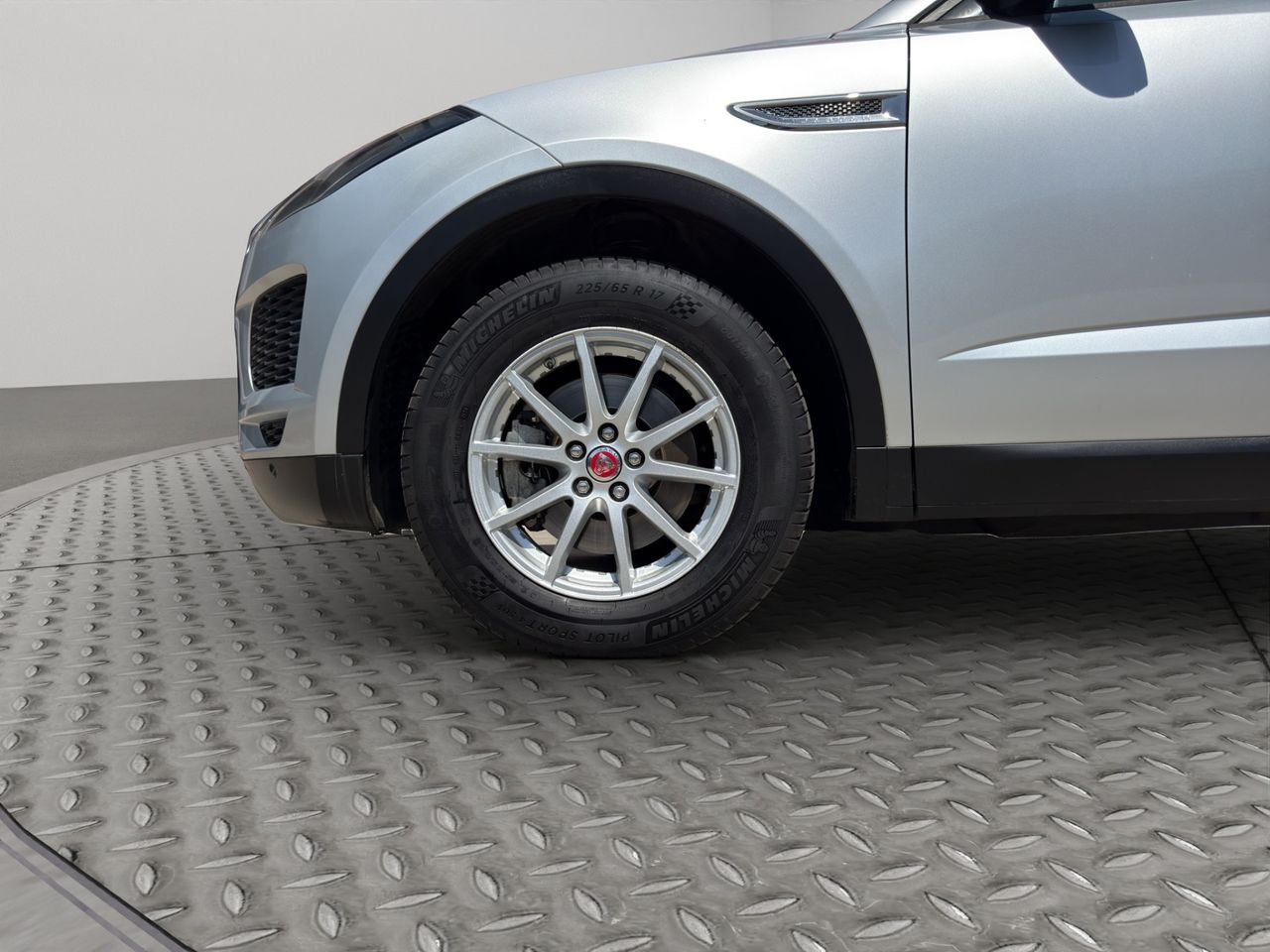 Jaguar E-Pace 2.0D 110kW 4WD Auto - Foto 2