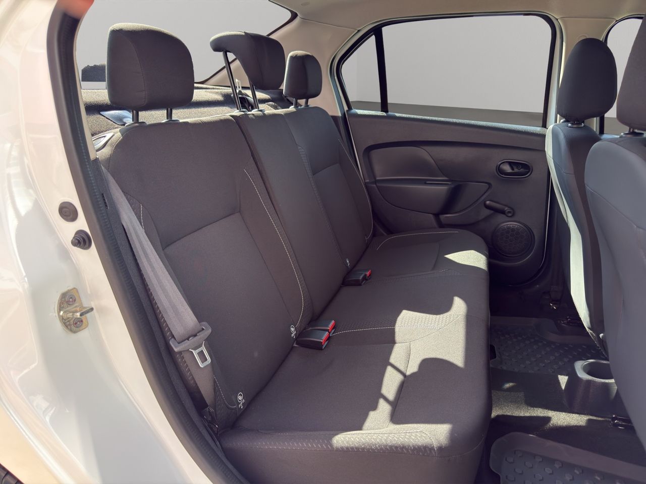 Dacia Logan Essential 1.0 55kW (75CV) - Foto 2