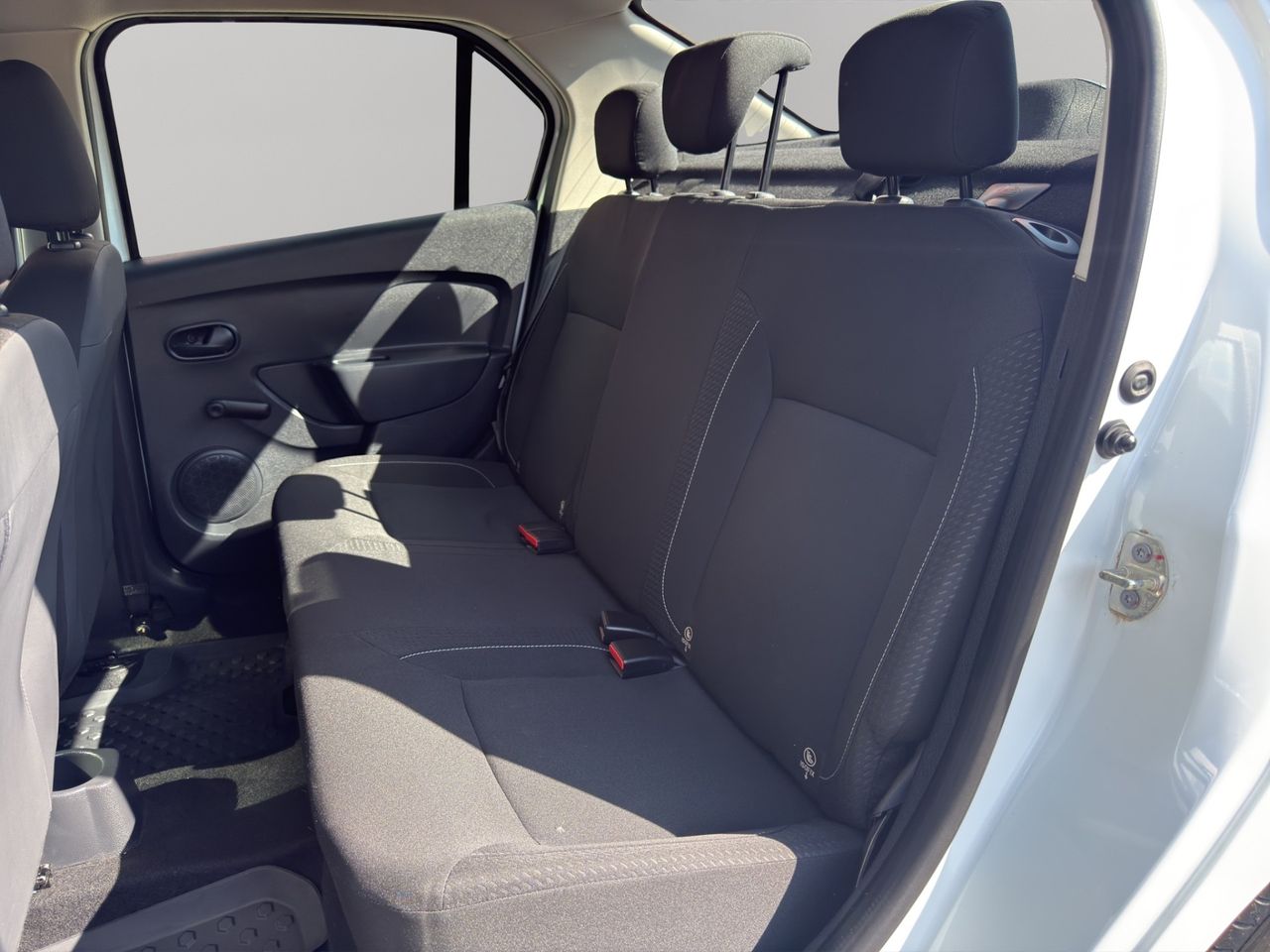 Dacia Logan Essential 1.0 55kW (75CV) - Foto 2